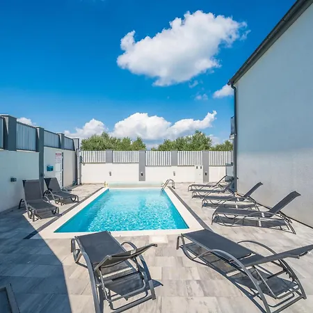 Vila Zara Nin Exterior photo