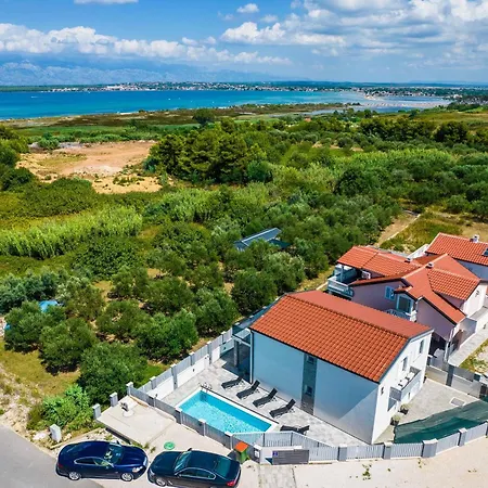 Vila Zara Nin Exterior photo