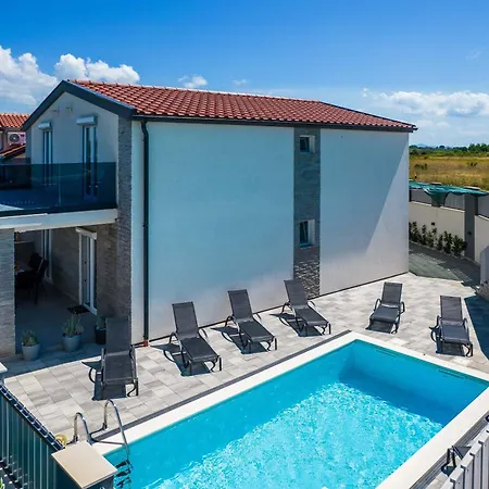 Vila Zara Nin Exterior photo