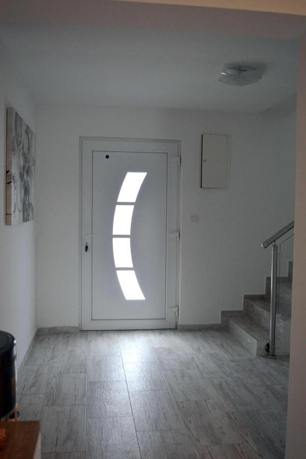 Villa Zara Nin
