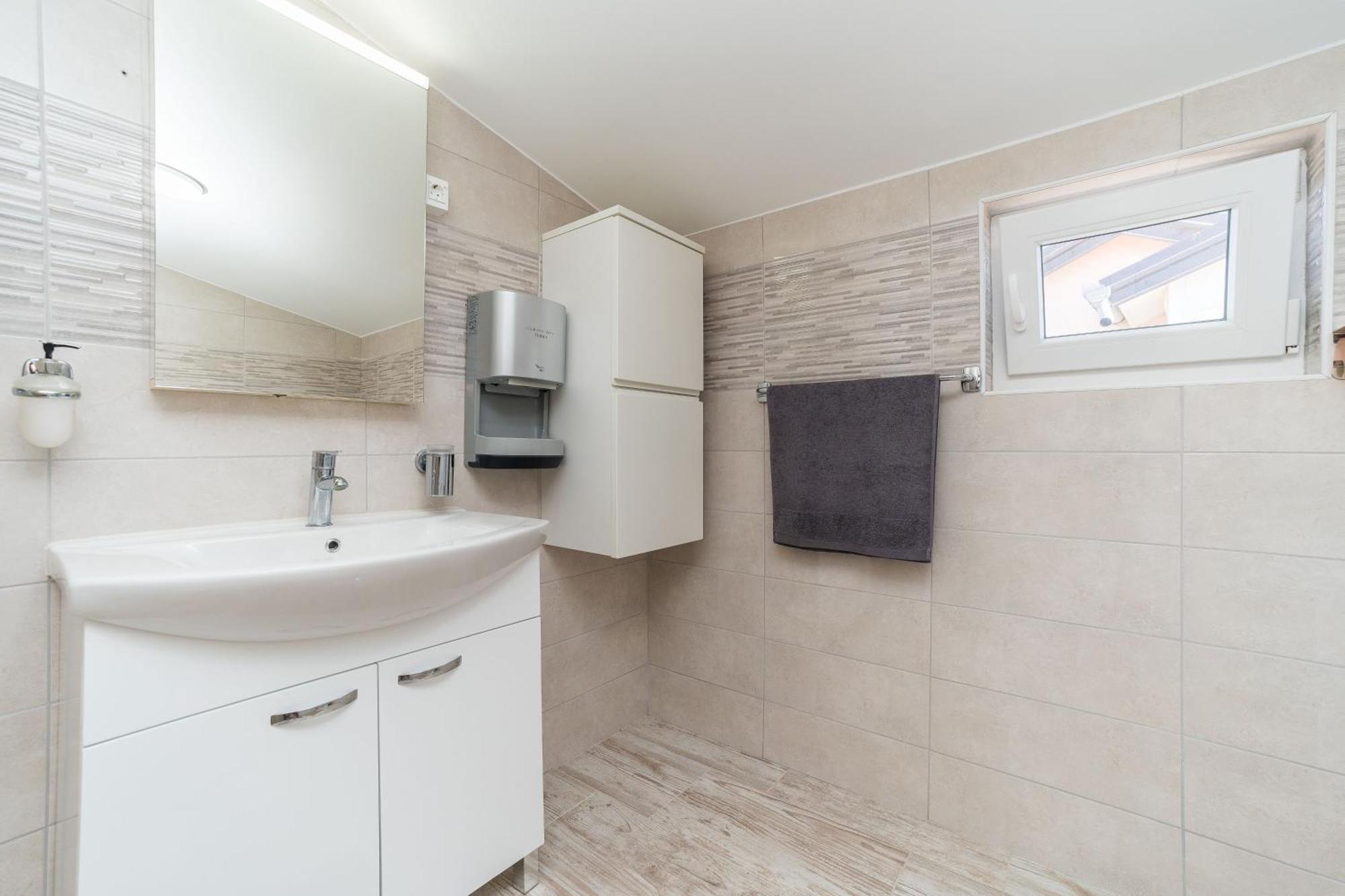 Villa Zara Nin