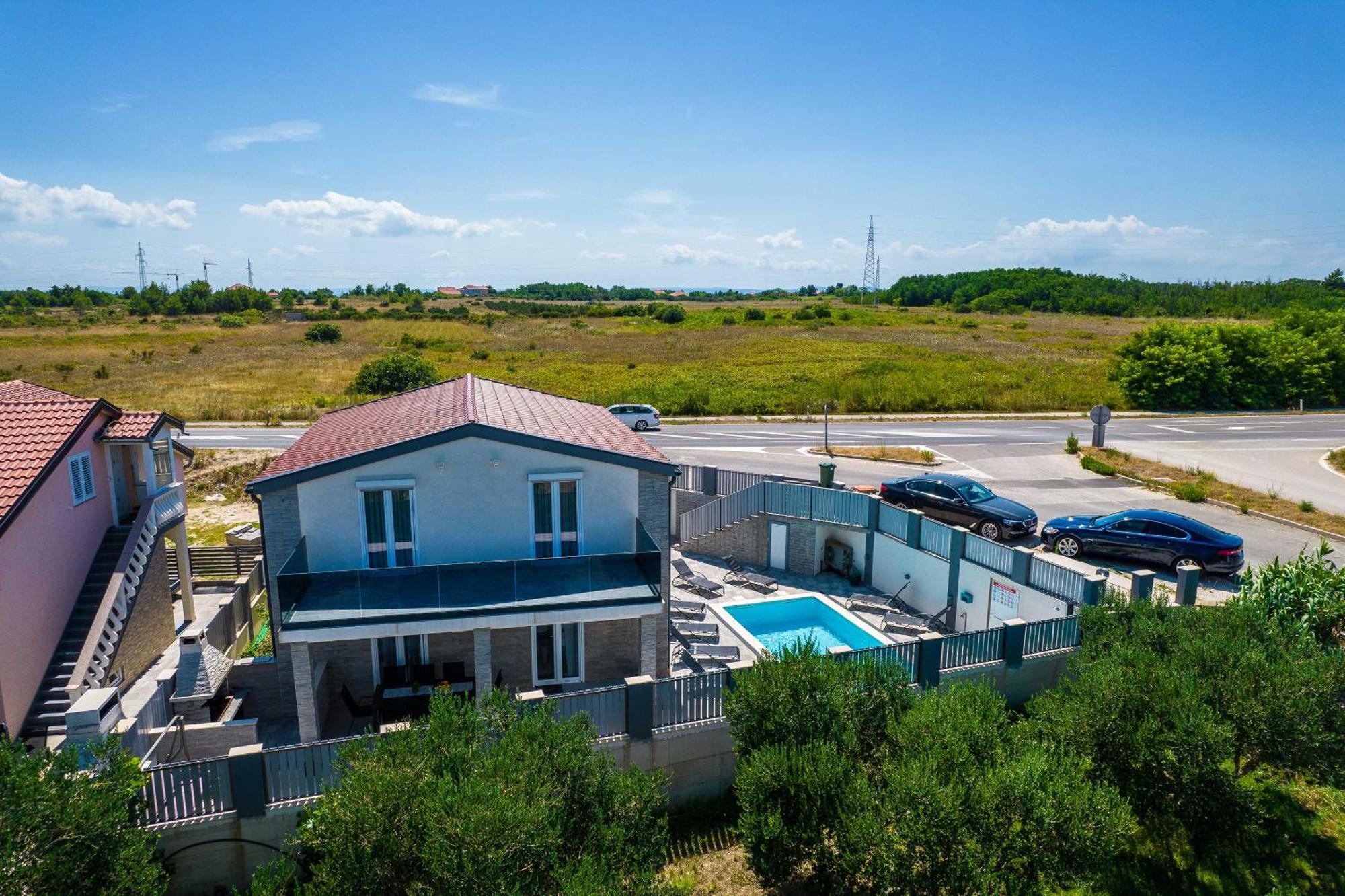 Zara Villa